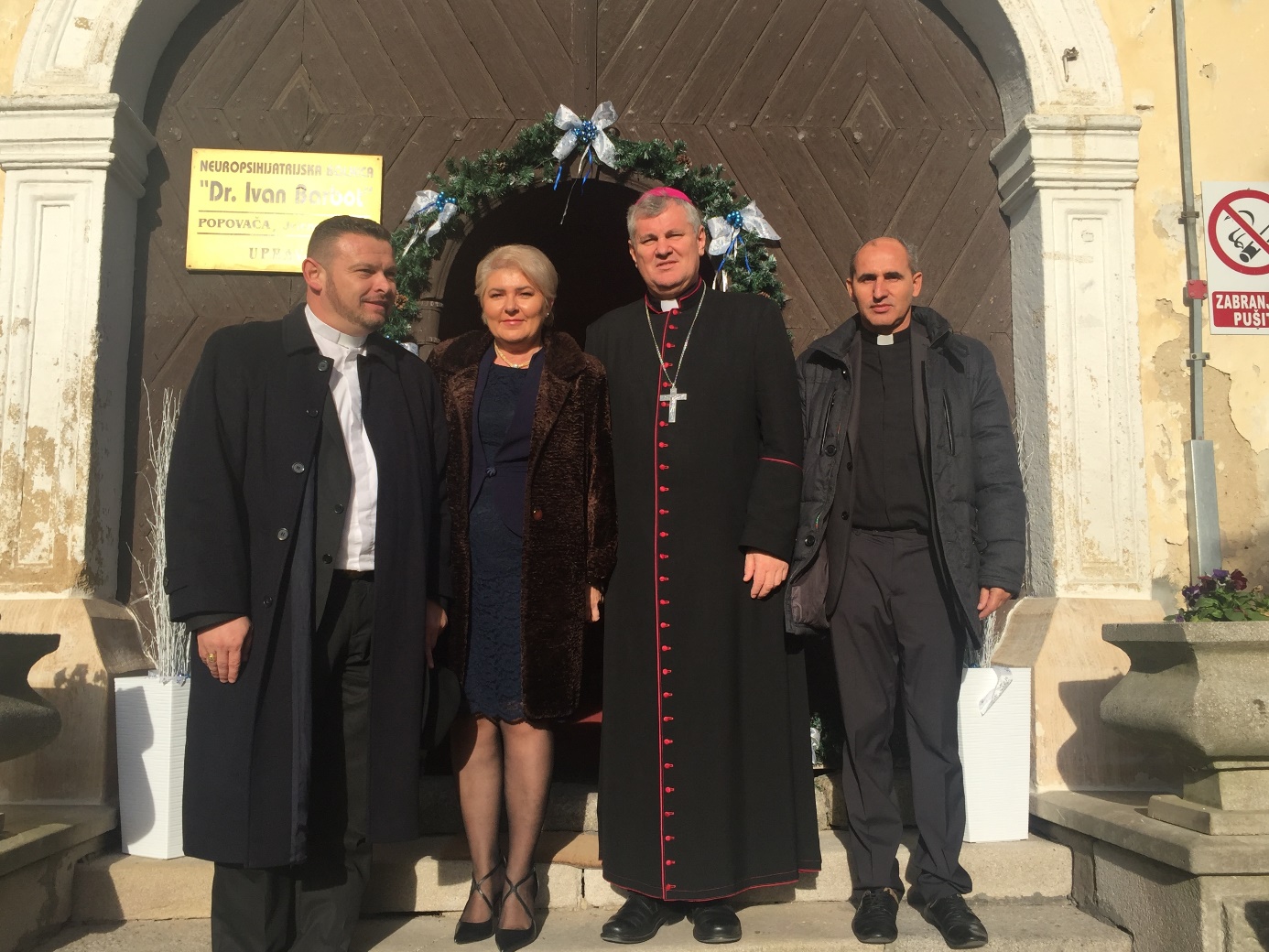 U PASTORALNOM POHODU ŽUPI POPOVAČA BISKUP  KOŠIĆ POSJETIO BOLNICU
